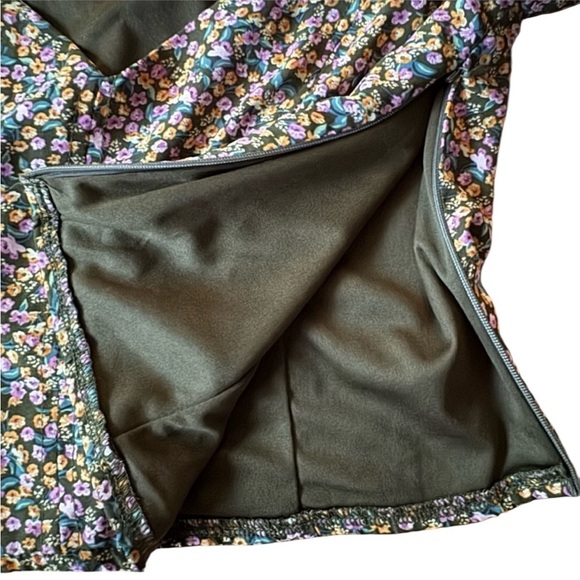 ASTR The Label Bubble Sleeve Blouse Crop Top Olive Lilac Ditsy Size XS - Picture 7 of 9